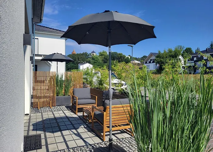 Schlossterrassen 8a *