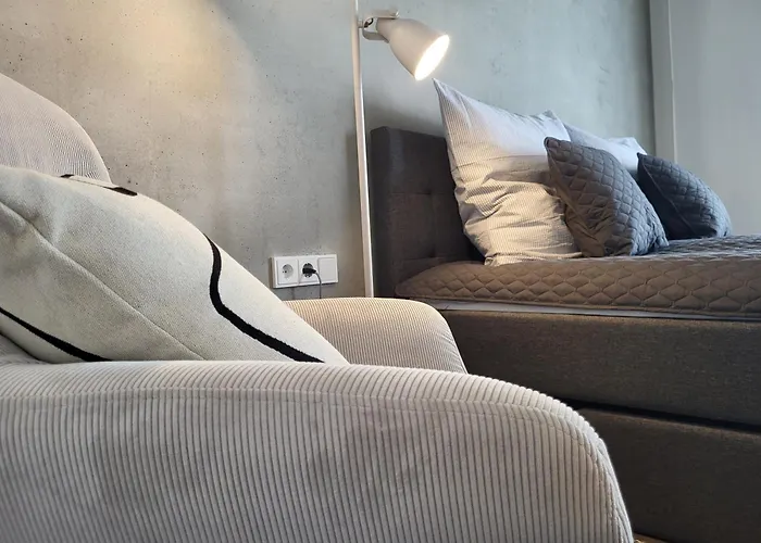 Schlossterrassen 8a *