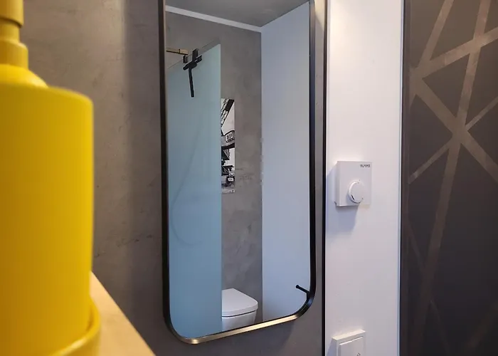 Schlossterrassen 8a *